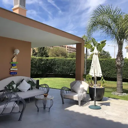 A Charming Property Only A 2 Minute Walk To Beach * Αλμπουφέιρα
