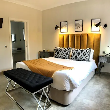 아파트 A Charming Property Only A 2 Minute Walk To Beach 알부페이라