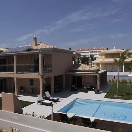 A Charming Property Only A 2 Minute Walk To Beach * 알부페이라