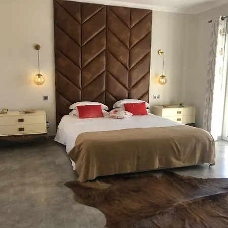A Charming Property Only A 2 Minute Walk To Beach